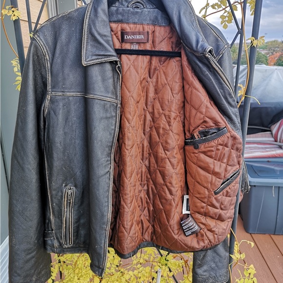 Danier Leather Bomber Jacket - Size 36/38 - Picture 3 of 6
